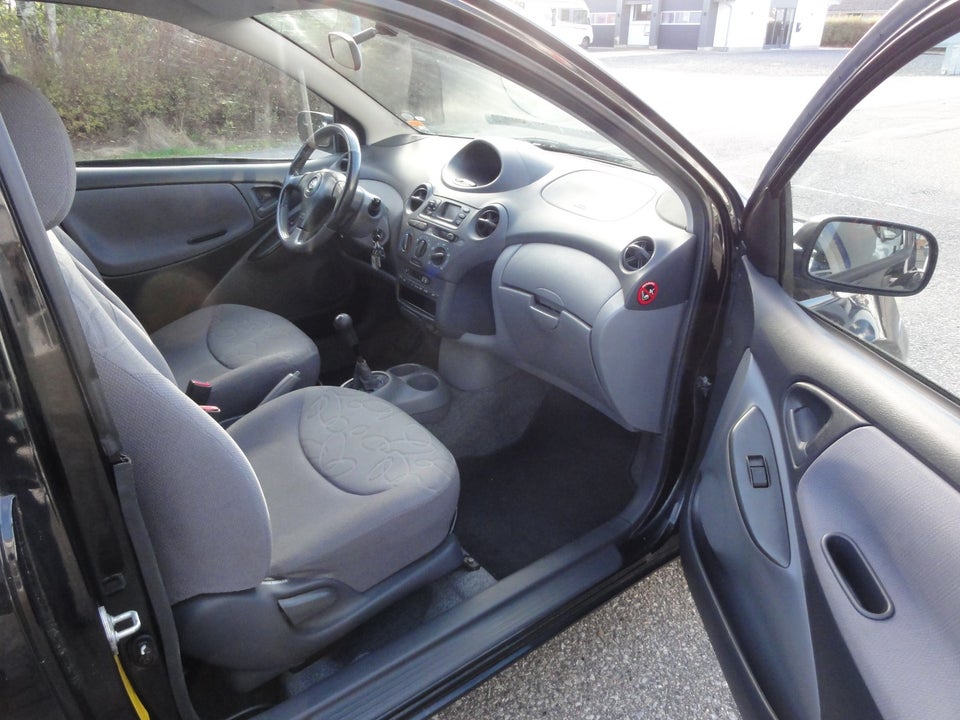 Toyota Yaris 1,3 Luna Komfort 3d