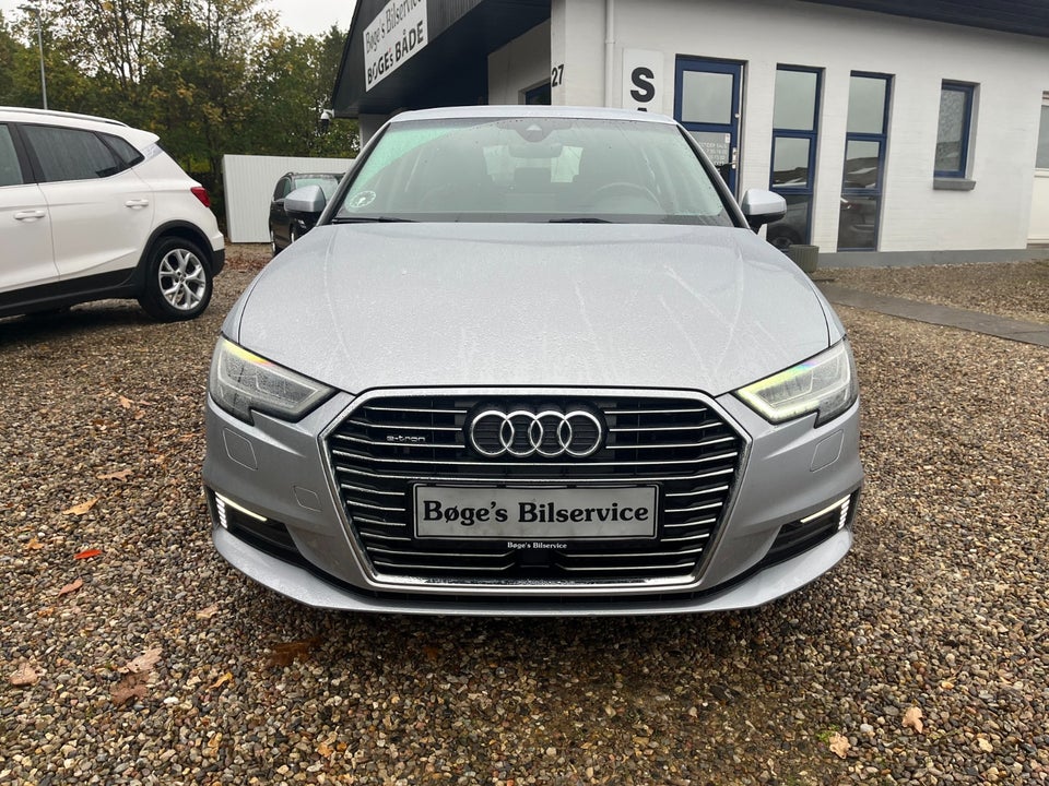 Audi A3 1,4 e-tron Sportback S-tr. 5d
