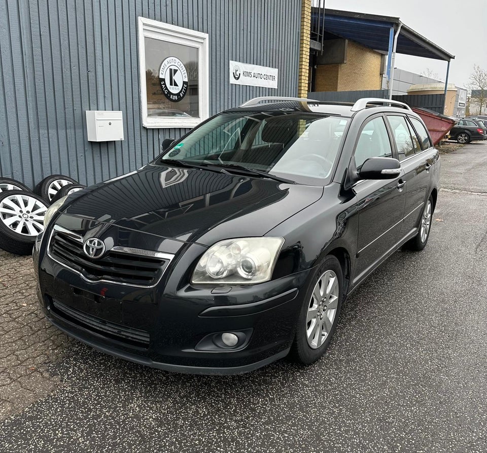 Toyota Avensis 1,8 Sol+ stc. 5d