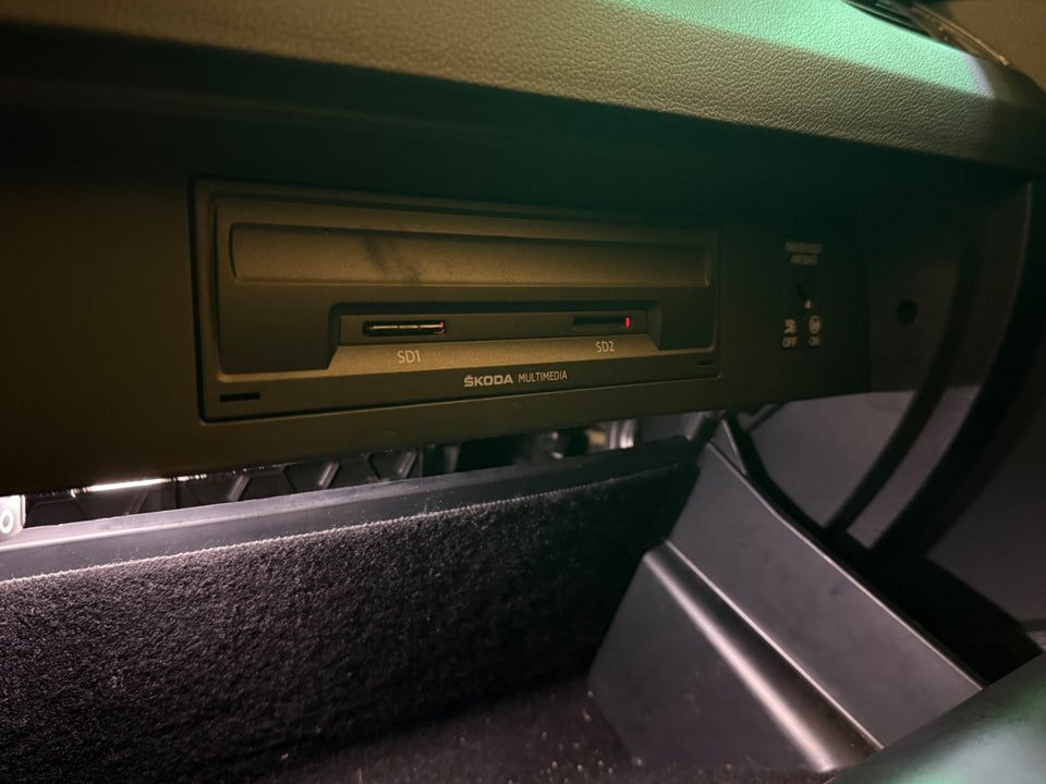 Skoda Octavia 2,0 TSi 220 RS DSG 5d