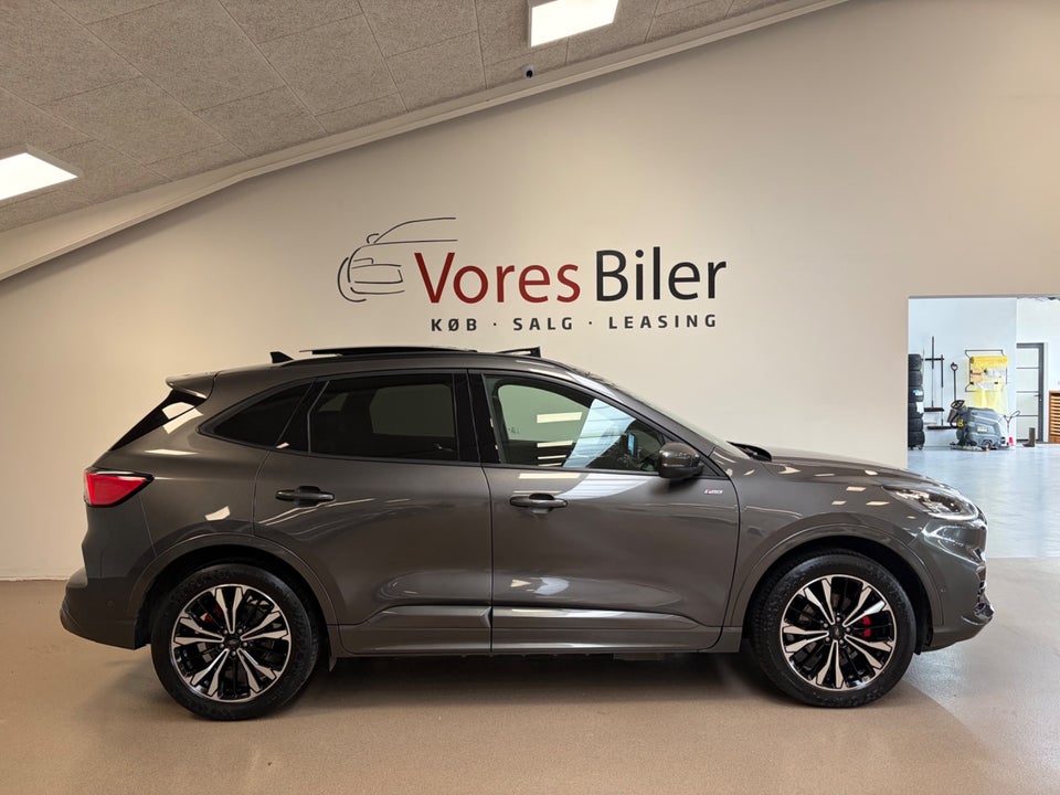 Ford Kuga 2,5 PHEV ST-Line X CVT 5d