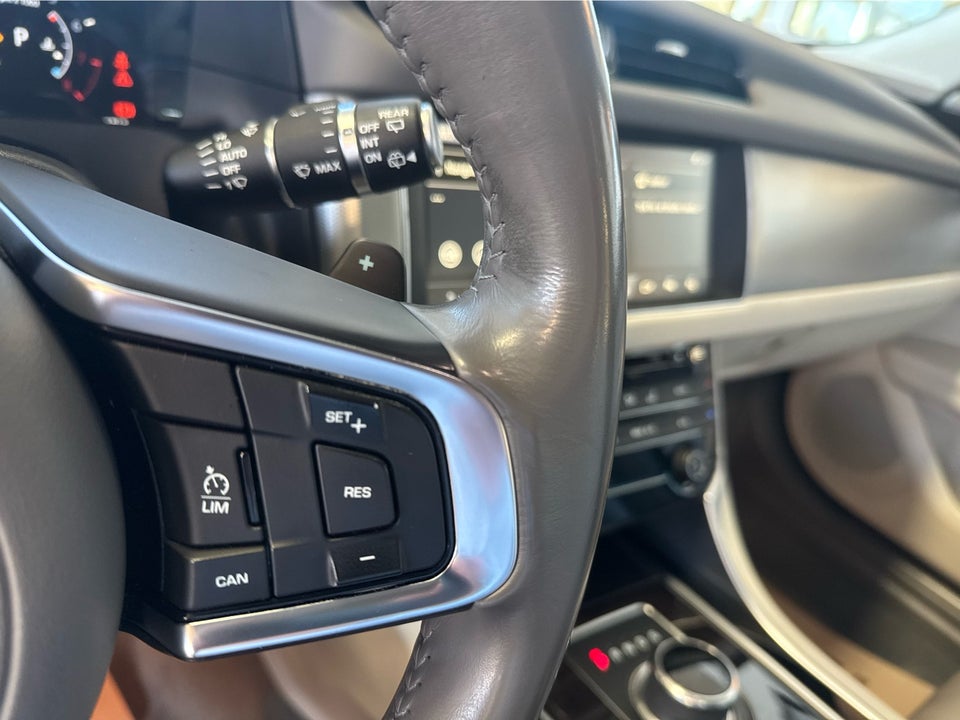 Jaguar XF 2,0 P250 Prestige Sportbrake aut. 5d