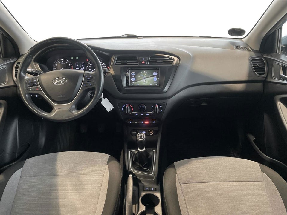 Hyundai i20 1,25 Trend 5d