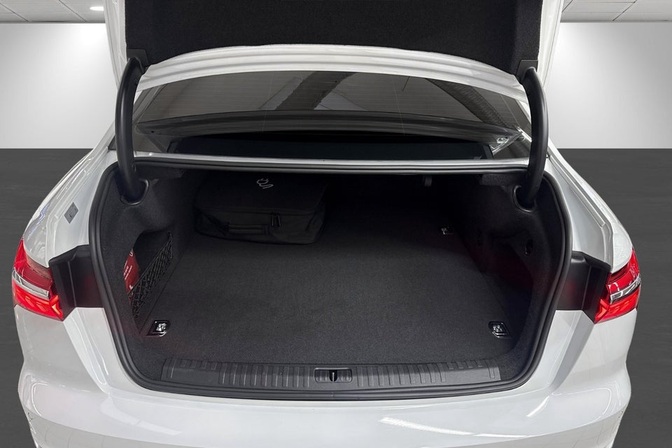 Audi A6 50 TFSi e Sport quattro S-tr. 4d