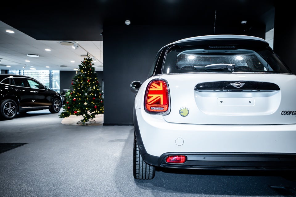 MINI Cooper SE Classic Trim 3d