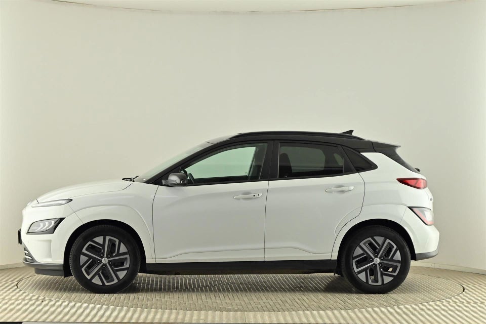 Hyundai Kona 64 EV Essential 5d