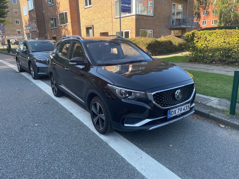 MG ZS EV Luxury 5d