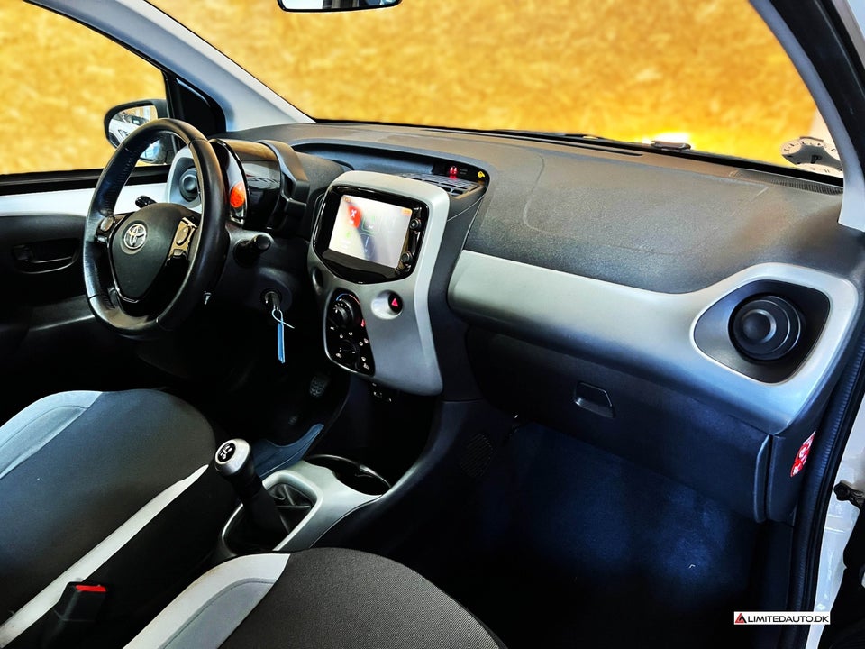 Toyota Aygo 1,0 VVT-i x-press 5d