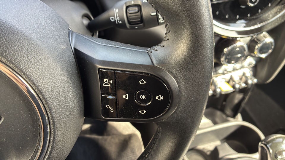 MINI Cooper SE Essential 3d