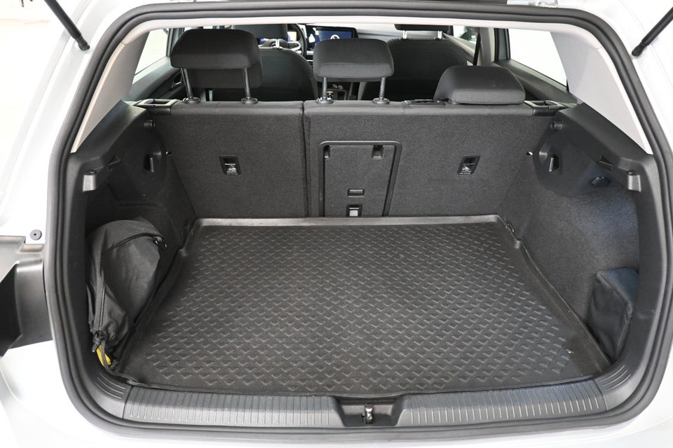 VW Golf VIII 1,4 eHybrid DSG 5d