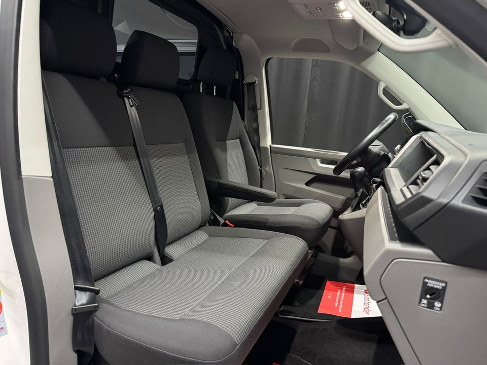 VW Transporter 2,0 TDi 150 Kassevogn DSG kort