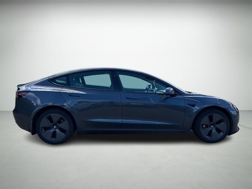 Tesla Model 3 Standard Range+ RWD 4d
