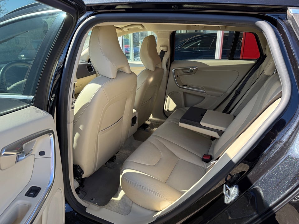 Volvo V60 2,0 D4 190 Momentum aut. 5d