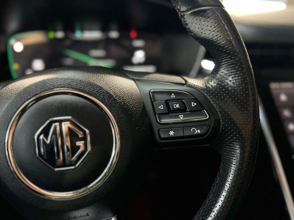 MG Marvel R Luxury 5d