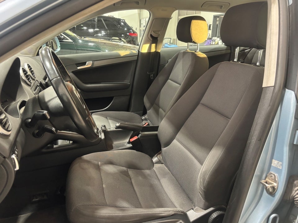 Audi A3 2,0 TDi 140 Ambiente Sportback 5d