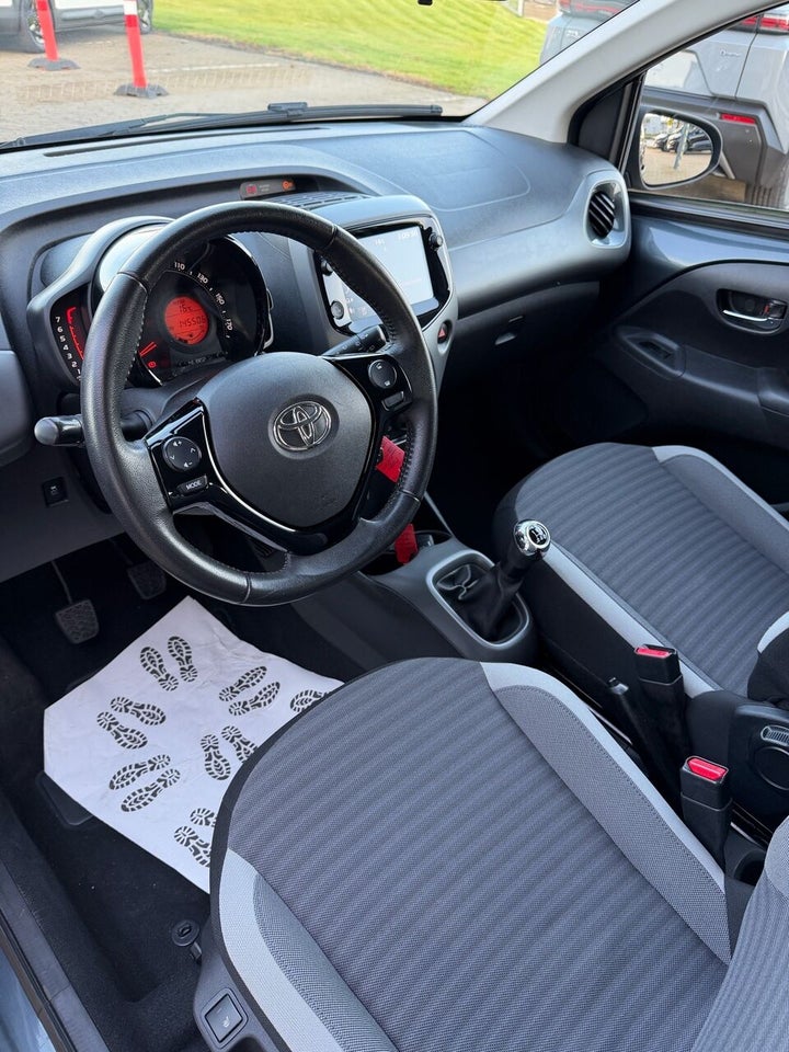 Toyota Aygo 1,0 VVT-i x-plore 5d