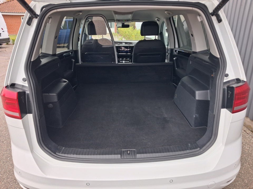 VW Touran 2,0 TDi 150 Highline DSG Van 5d