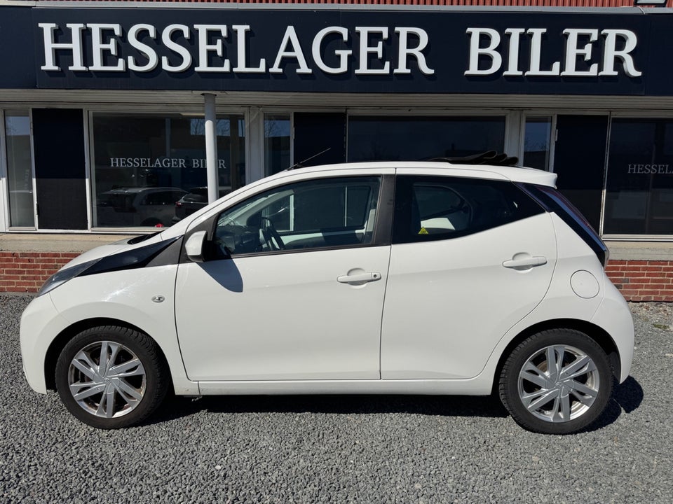 Toyota Aygo 1,0 VVT-i x-wave Sky 5d