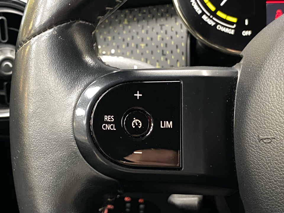 MINI Cooper SE Essential 3d