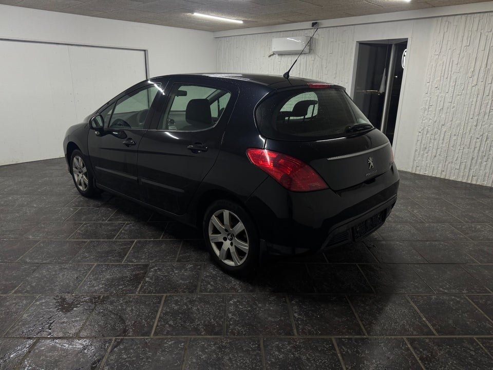 Peugeot 308 1,6 e-HDi 112 Active 5d