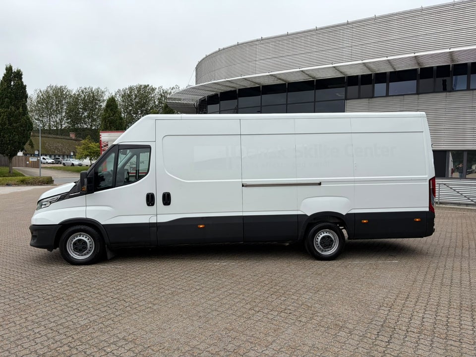 Iveco Daily 2,3 35S16 16m³ Van AG8