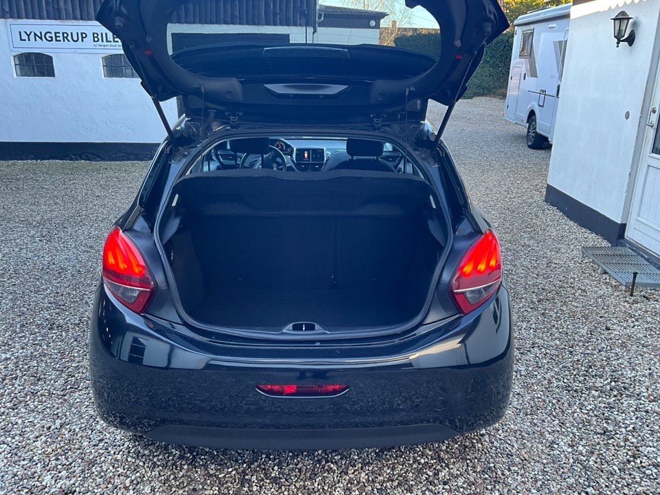 Peugeot 208 1,2 VTi 82 Active 5d