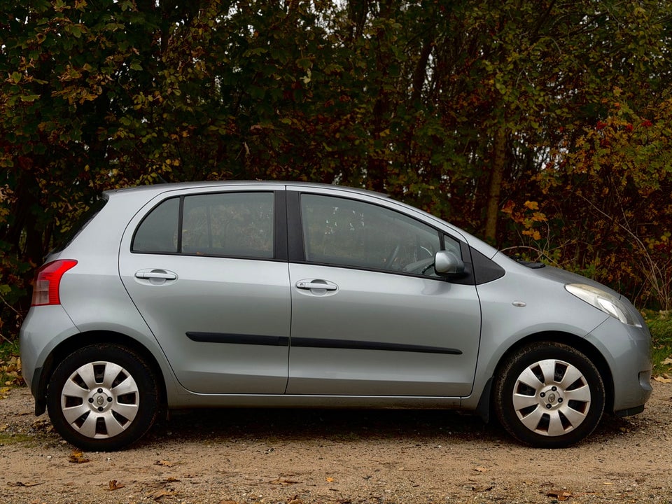 Toyota Yaris 1,3 Luna 5d