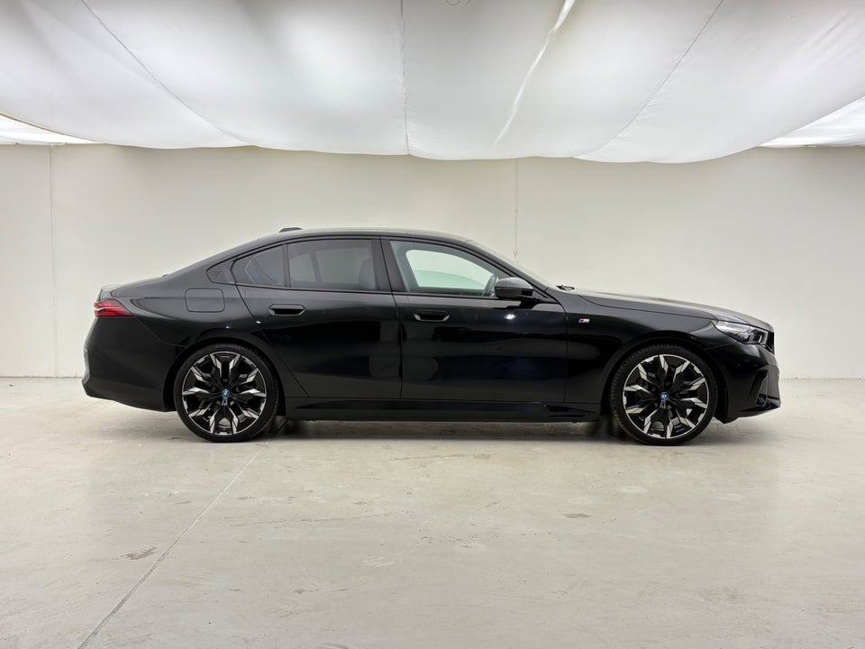 BMW i5 eDrive40 Fully Charged M-Sport 4d