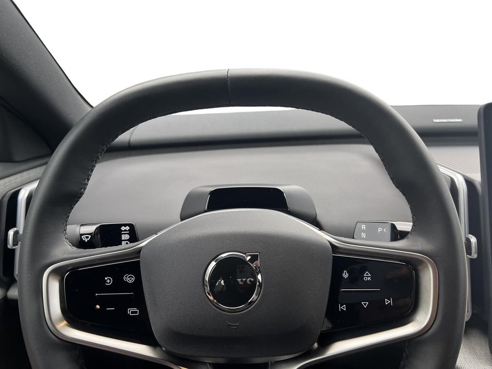 Volvo EX30 Extended Range Plus 5d