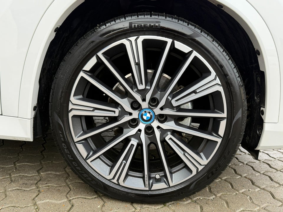 BMW iX1 eDrive20 Fully Charged M-Sport 5d