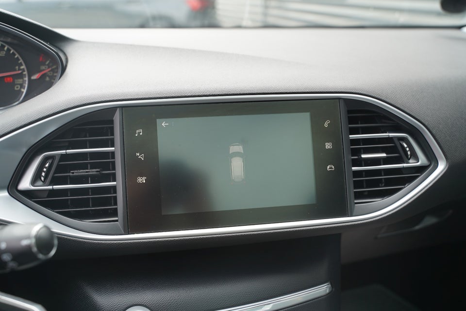 Peugeot 308 1,5 BlueHDi 130 Allure Sky SW 5d