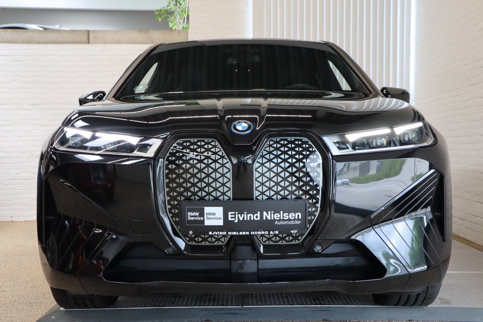 BMW iX xDrive40 Fully Charged Sport 5d