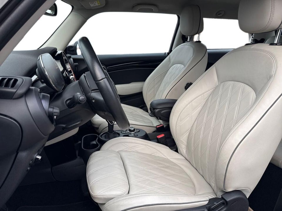 MINI Cooper SE Classic Trim 3d