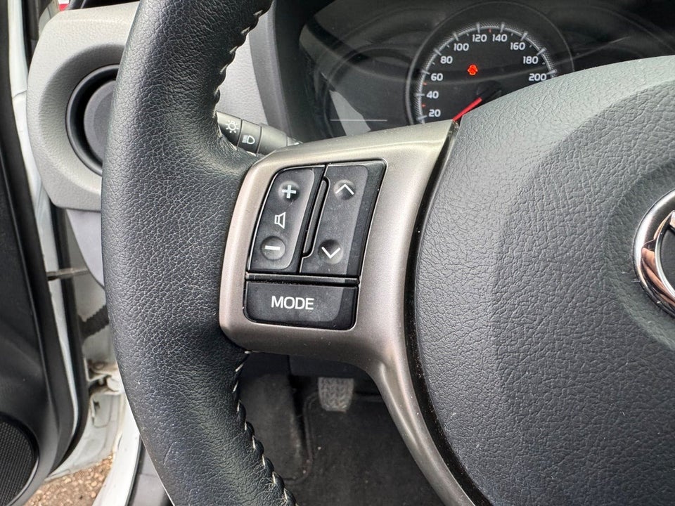 Toyota Yaris 1,0 VVT-i T2 Komfort 5d