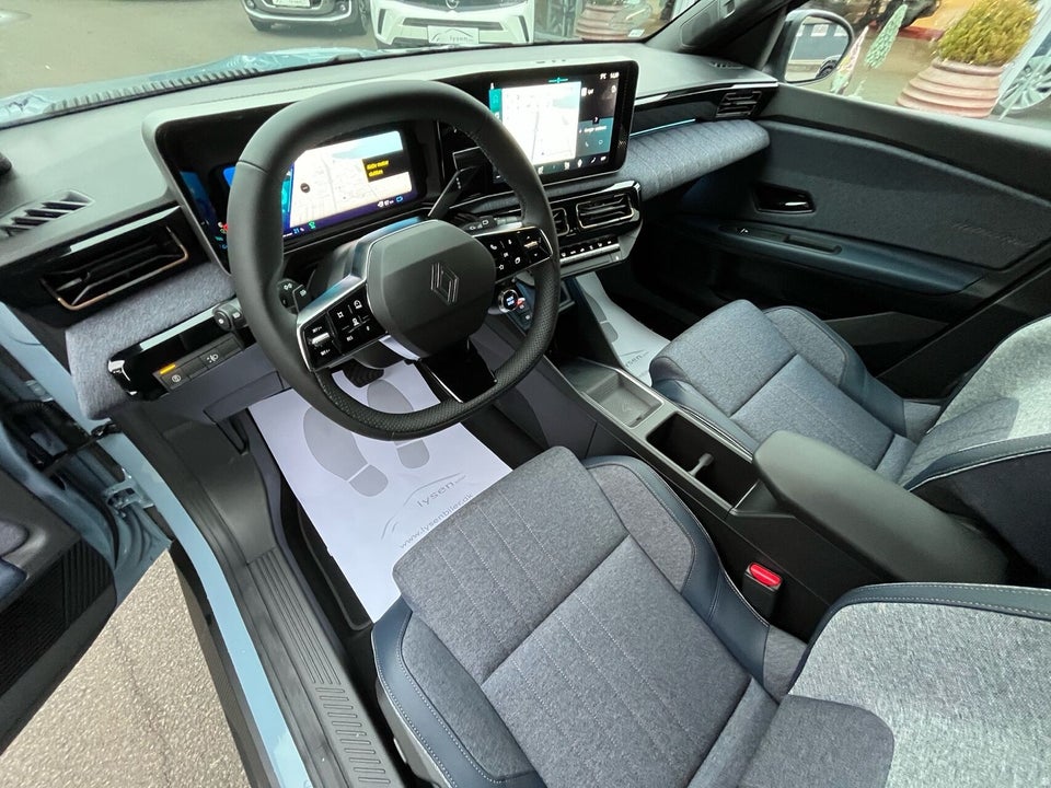 Renault 4 E-Tech 52 Techno 5d