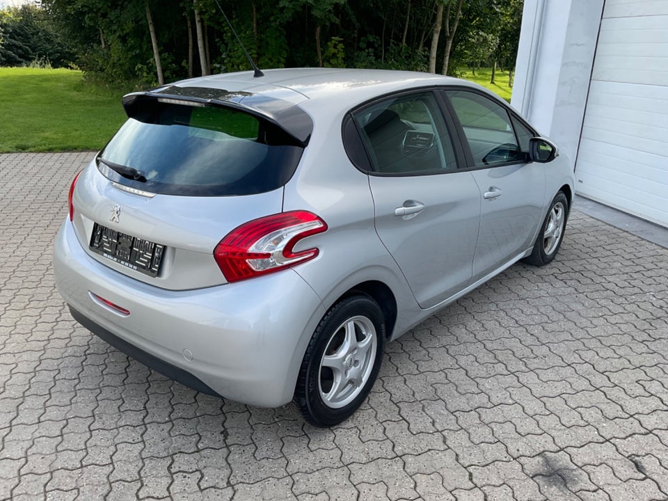 Peugeot 208 1,4 e-HDi 68 Access ESG 5d