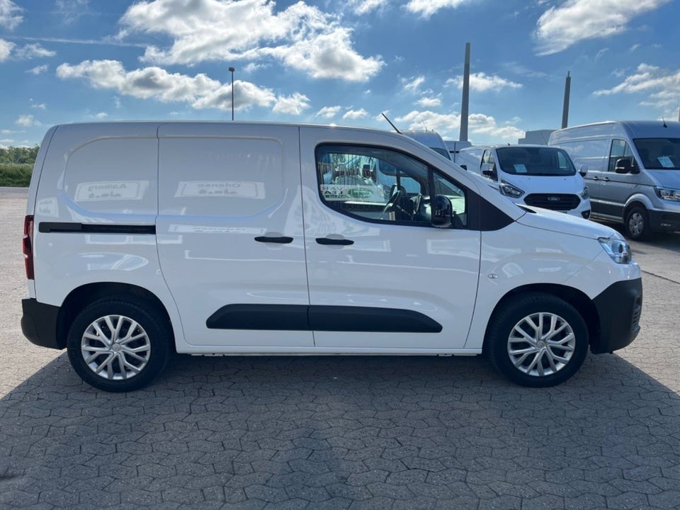 Peugeot Partner 1,5 BlueHDi 130 L2V2 Plus EAT8 Van