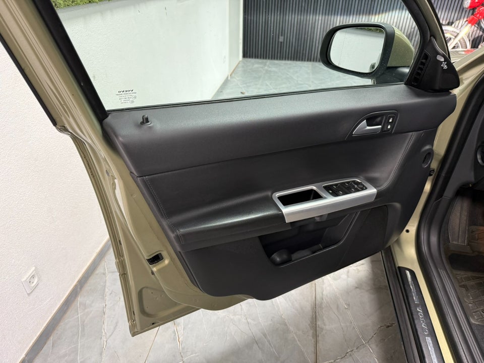 Volvo V50 1,6 D DRIVe 5d