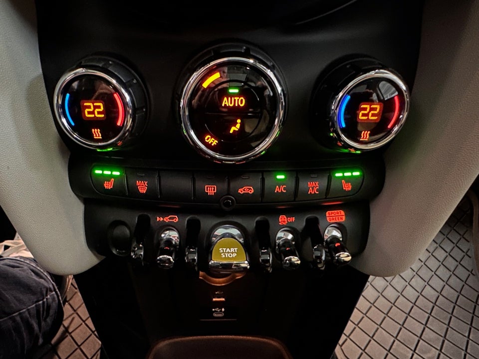 MINI Cooper SE Camden Edition 3d