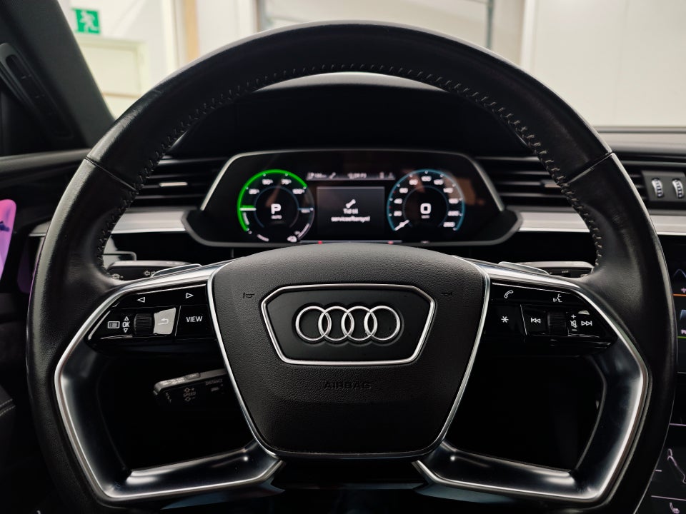 Audi e-tron 55 quattro 5d