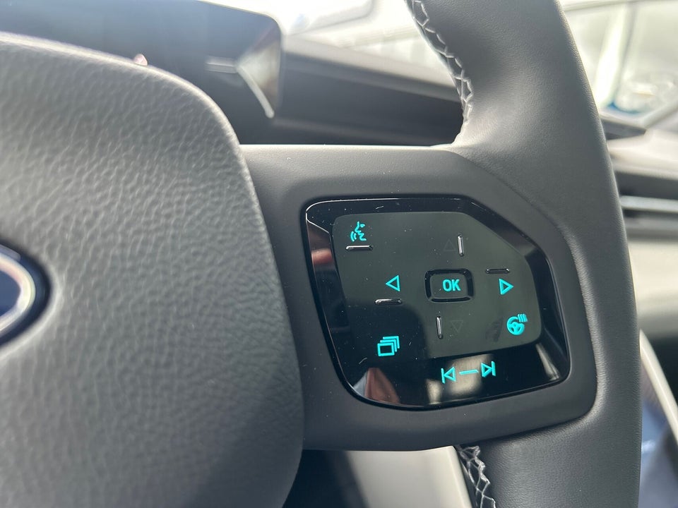 Ford Explorer 82 Premium Extended Range 5d