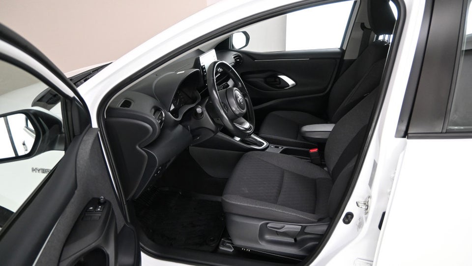 Toyota Yaris 1,5 Hybrid H3 e-CVT 5d