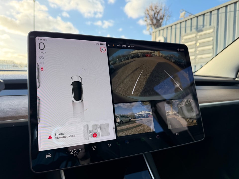 Tesla Model 3 Long Range AWD 4d