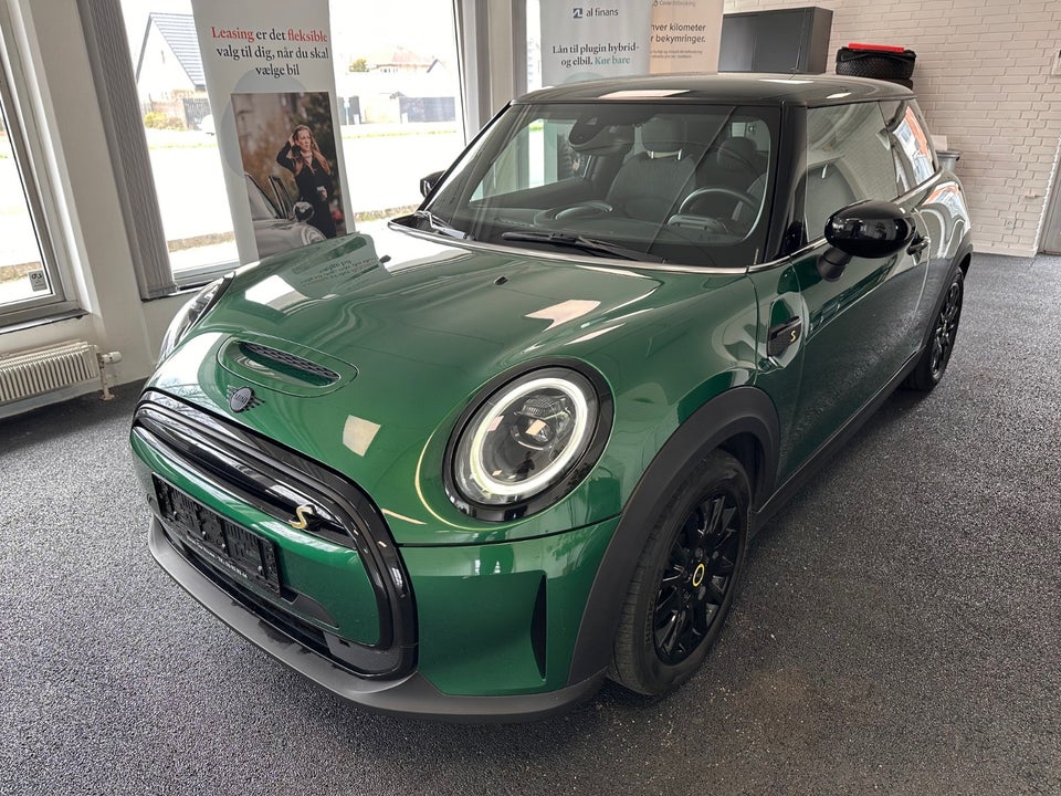 MINI Cooper SE Essential 3d