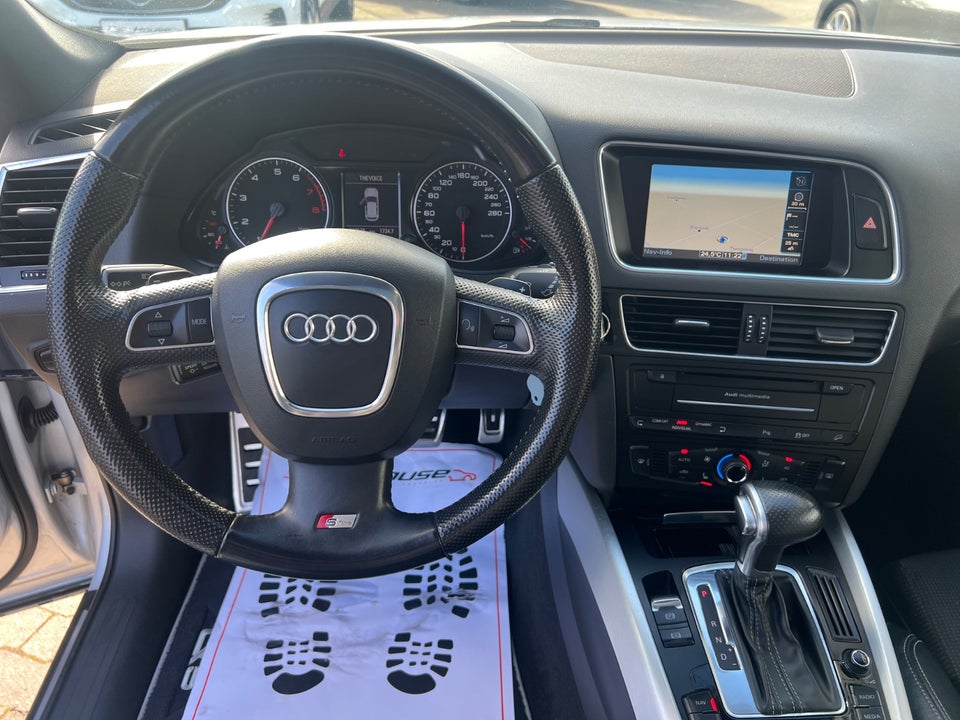 Audi Q5 2,0 TFSi 211 S-line quattro S-tr. 5d
