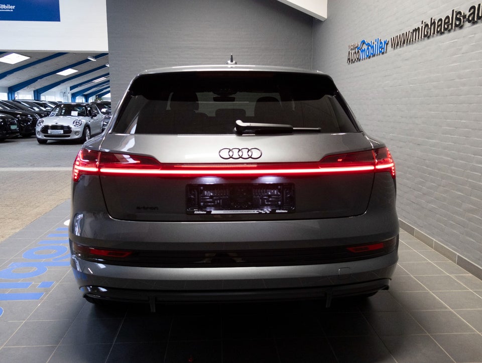 Audi e-tron 55 S-line quattro 5d