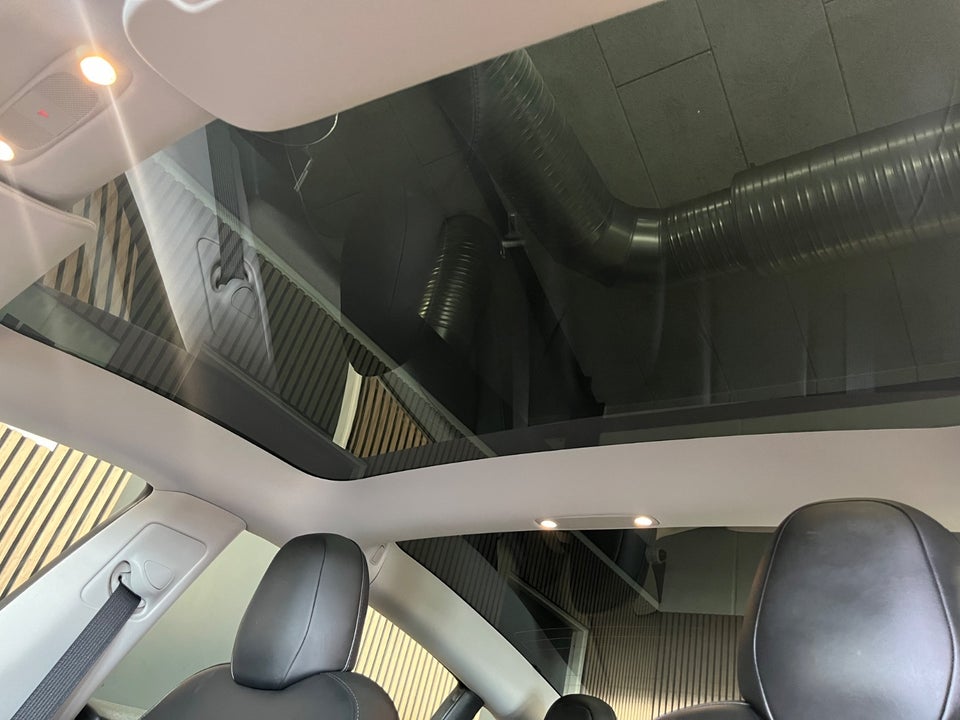 Tesla Model 3 Standard Range+ RWD 4d