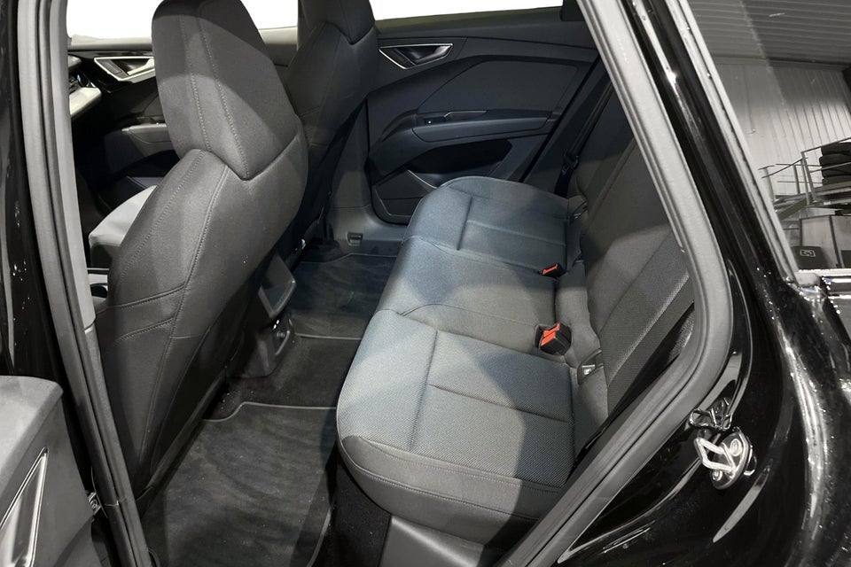 Audi Q4 e-tron 40 Progress 5d