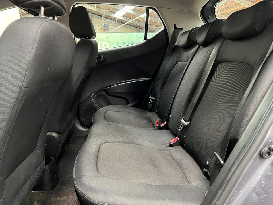 Hyundai i10 1,0 Black Line 5d