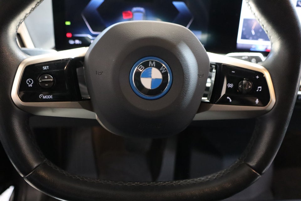 BMW iX xDrive40 Fully Charged 5d